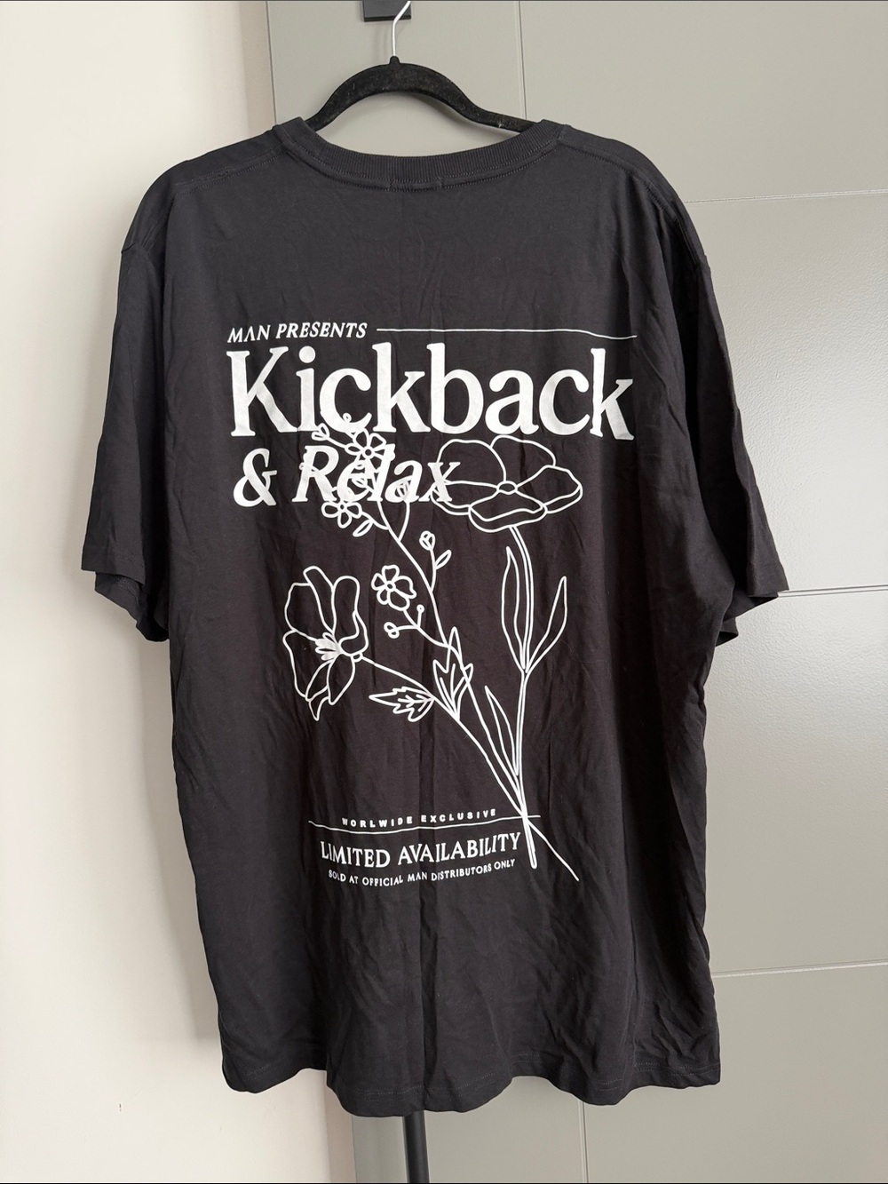 Boohoo Mens Black 'Kickback & Relax' Graphic Tee